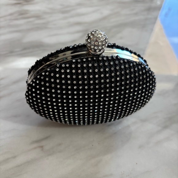 Black and Silver Rhinestone Embellished Oval Mini Bag / Clutch Chic - Picture 6 of 11